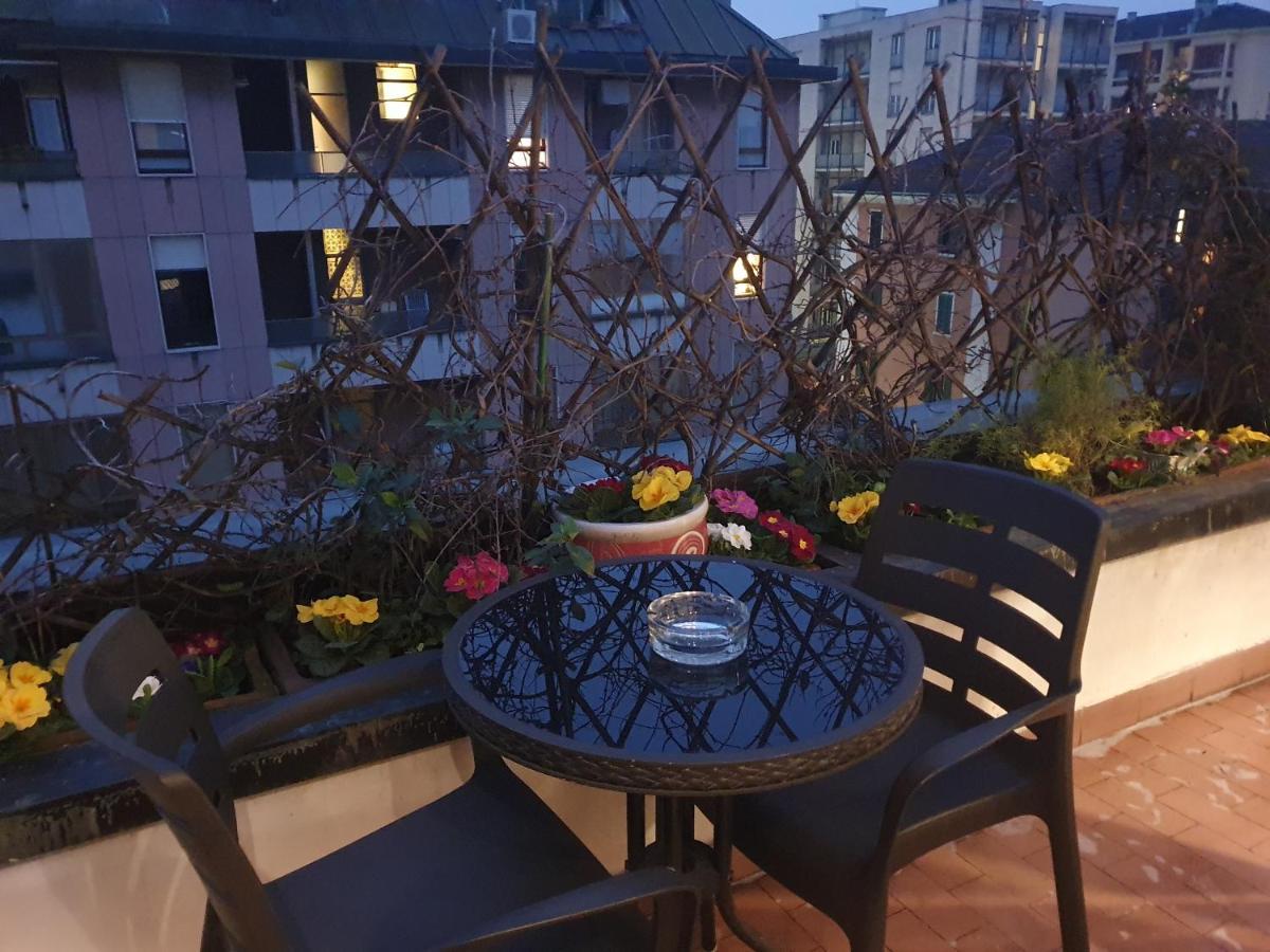 The Boheme Vintage Junior Suite ---- Cozy & Quiet & Comfortable With Private Bathroom & Fully Equipped Kitchenette & Cozy Balcony - Lift To 4Th Floor - Metro' Verde -Green Subway Porta Genova 밀라노 외부 사진