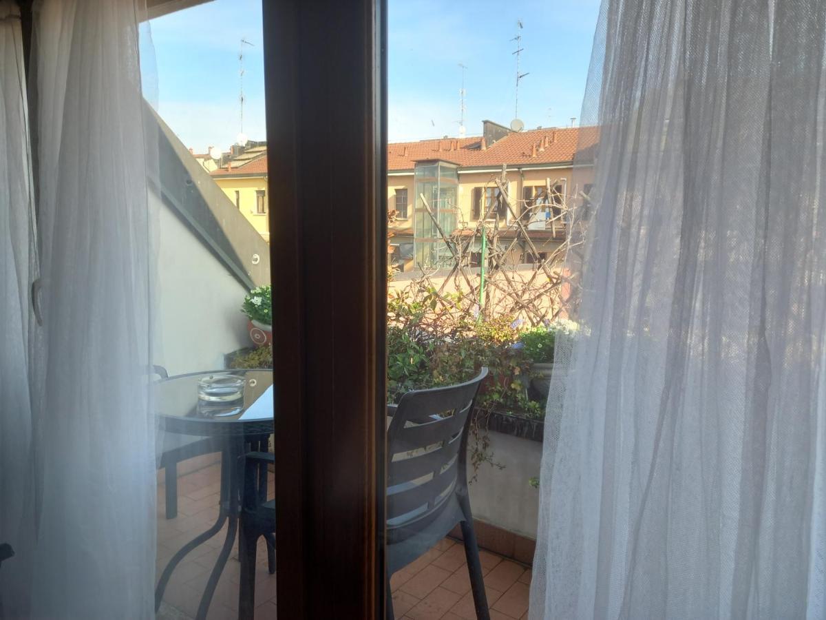 The Boheme Vintage Junior Suite ---- Cozy & Quiet & Comfortable With Private Bathroom & Fully Equipped Kitchenette & Cozy Balcony - Lift To 4Th Floor - Metro' Verde -Green Subway Porta Genova 밀라노 외부 사진
