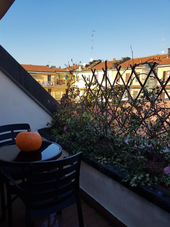 The Boheme Vintage Junior Suite ---- Cozy & Quiet & Comfortable With Private Bathroom & Fully Equipped Kitchenette & Cozy Balcony - Lift To 4Th Floor - Metro' Verde -Green Subway Porta Genova 밀라노 외부 사진